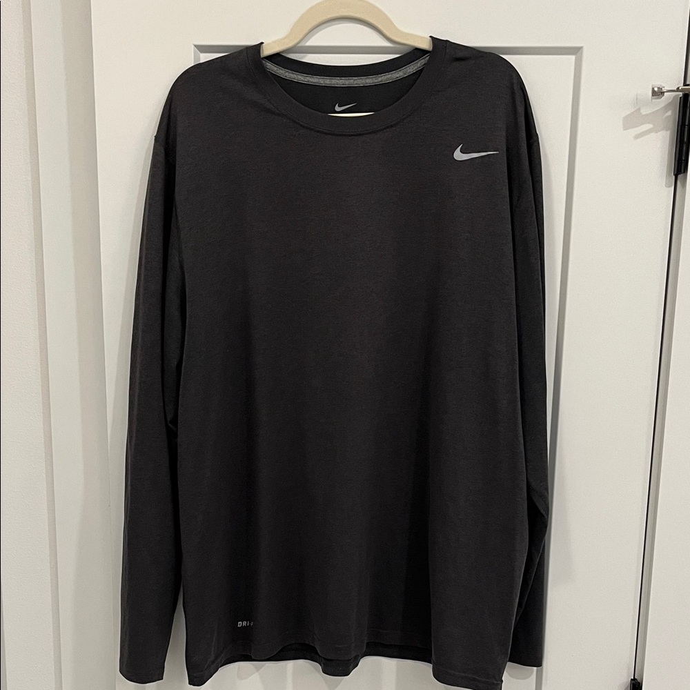 Nike Men's Dark Gray heather Long Sleeve Shirt